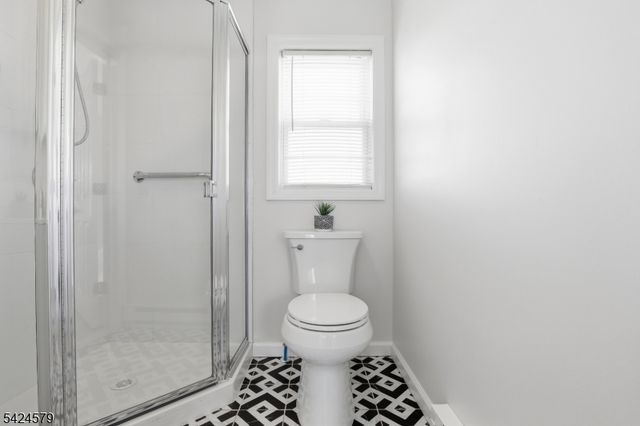 458 Springdale Ave, East Orange City, NJ 07017