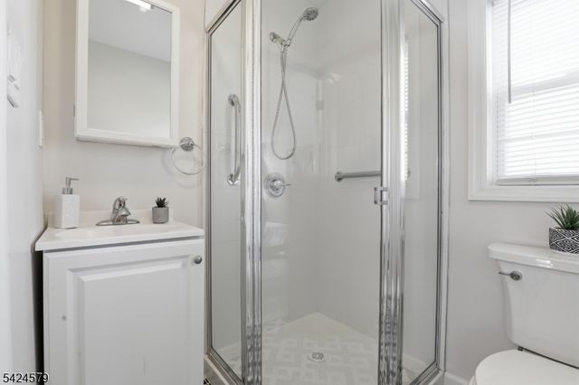 458 Springdale Ave, East Orange City, NJ 07017