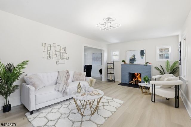 458 Springdale Ave, East Orange City, NJ 07017