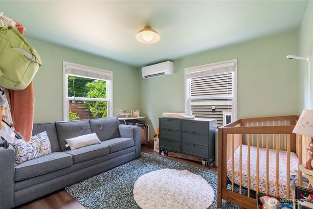 9440 35th Avenue SW, Seattle, WA 98126