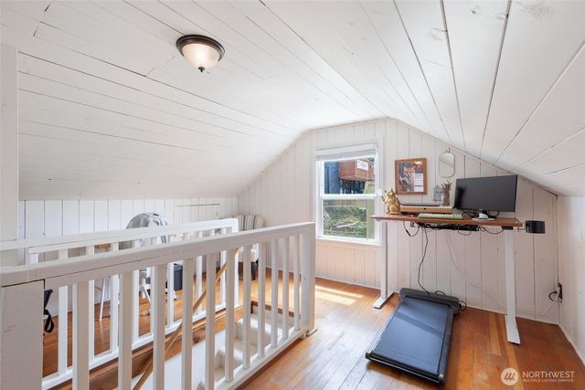 9440 35th Avenue SW, Seattle, WA 98126