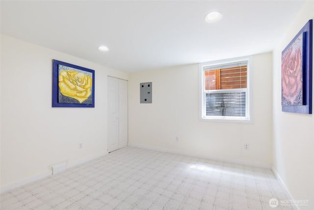 9440 35th Avenue SW, Seattle, WA 98126
