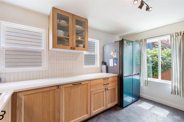 9440 35th Avenue SW, Seattle, WA 98126