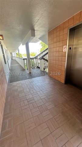 2027 Hythe B 2027, Boca Raton, FL 33434
