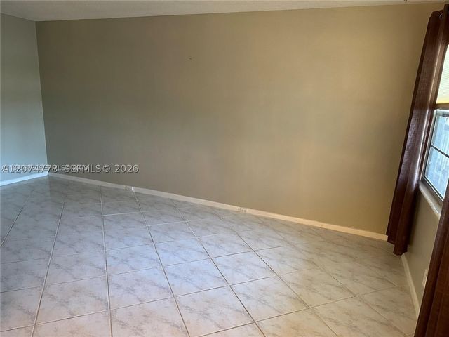 2027 Hythe B 2027, Boca Raton, FL 33434