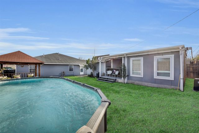 1607 Brandon Street, Dallas, TX 75208