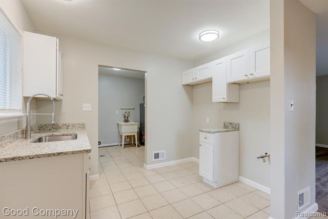 11242 Ziegler Street, Taylor, MI 48180