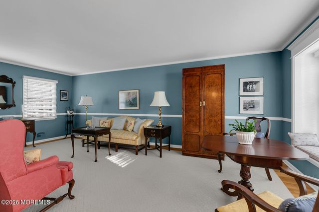 32 Glen Oak Drive, Middletown, NJ 07748