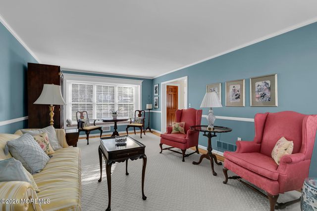 32 Glen Oak Drive, Middletown, NJ 07748