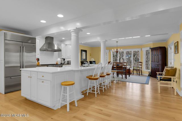 32 Glen Oak Drive, Middletown, NJ 07748