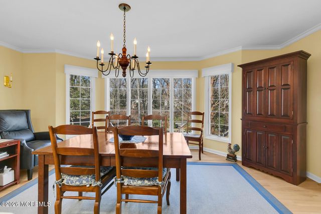 32 Glen Oak Drive, Middletown, NJ 07748