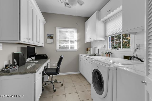 32 Glen Oak Drive, Middletown, NJ 07748