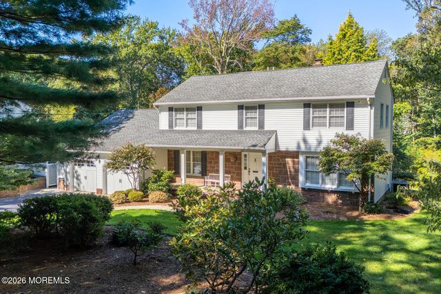 32 Glen Oak Drive, Middletown, NJ 07748