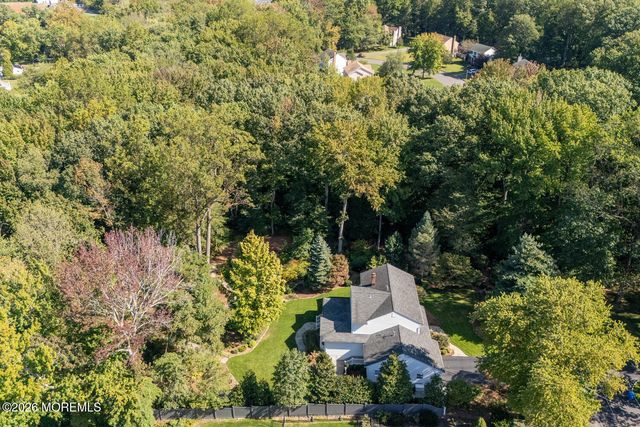 32 Glen Oak Drive, Middletown, NJ 07748