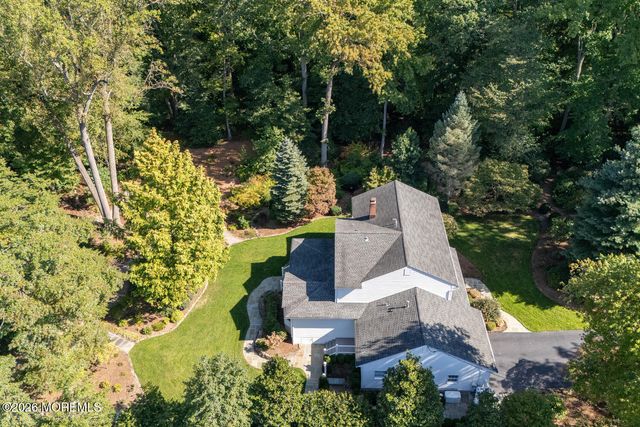 32 Glen Oak Drive, Middletown, NJ 07748