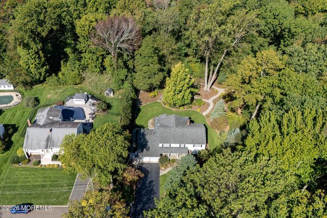 32 Glen Oak Drive, Middletown, NJ 07748