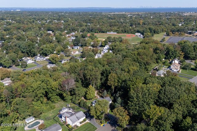 32 Glen Oak Drive, Middletown, NJ 07748