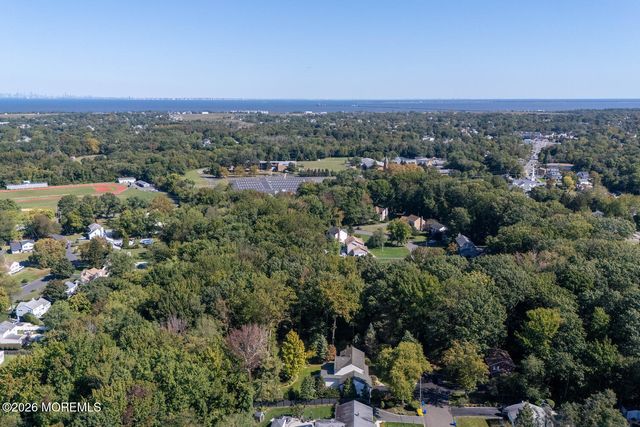 32 Glen Oak Drive, Middletown, NJ 07748