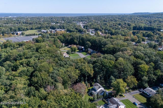 32 Glen Oak Drive, Middletown, NJ 07748