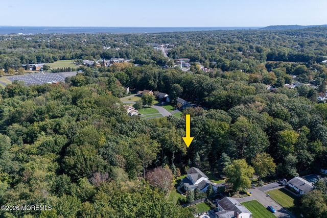 32 Glen Oak Drive, Middletown, NJ 07748