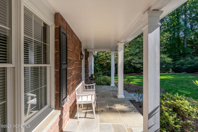 32 Glen Oak Drive, Middletown, NJ 07748