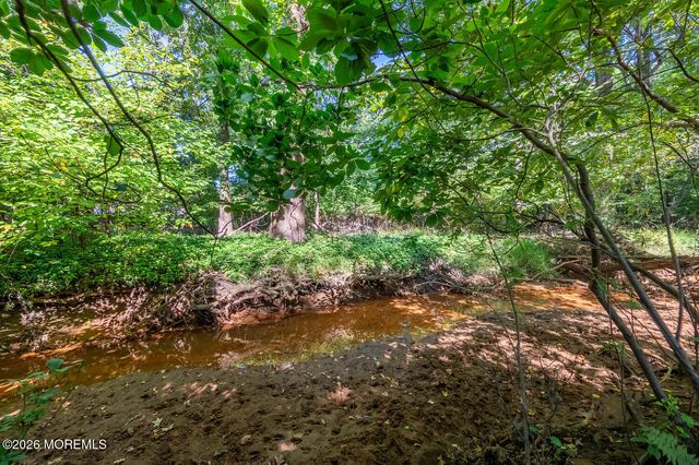 32 Glen Oak Drive, Middletown, NJ 07748