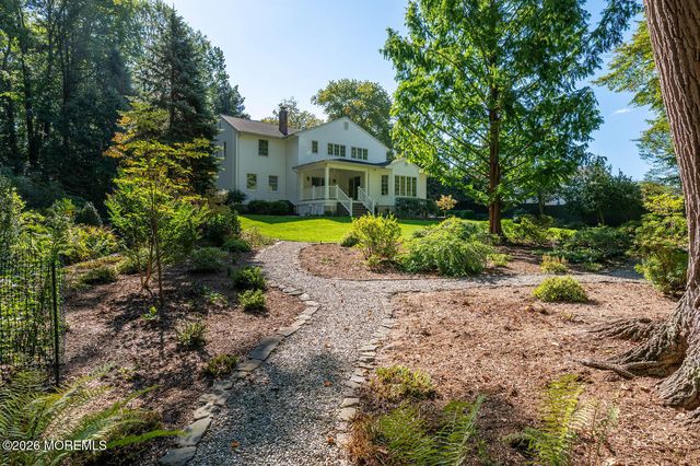 32 Glen Oak Drive, Middletown, NJ 07748