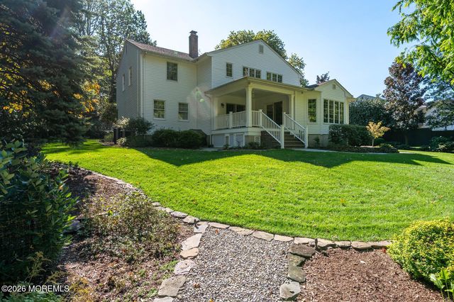 32 Glen Oak Drive, Middletown, NJ 07748
