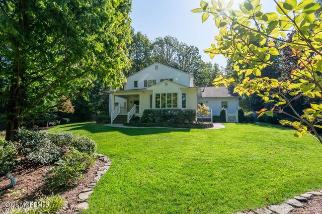 32 Glen Oak Drive, Middletown, NJ 07748