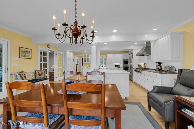 32 Glen Oak Drive, Middletown, NJ 07748