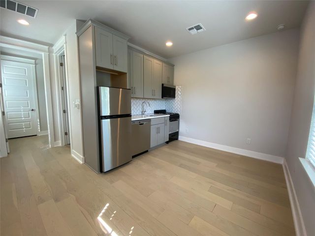 6920 Bethune Ave 2, Austin, TX 78752