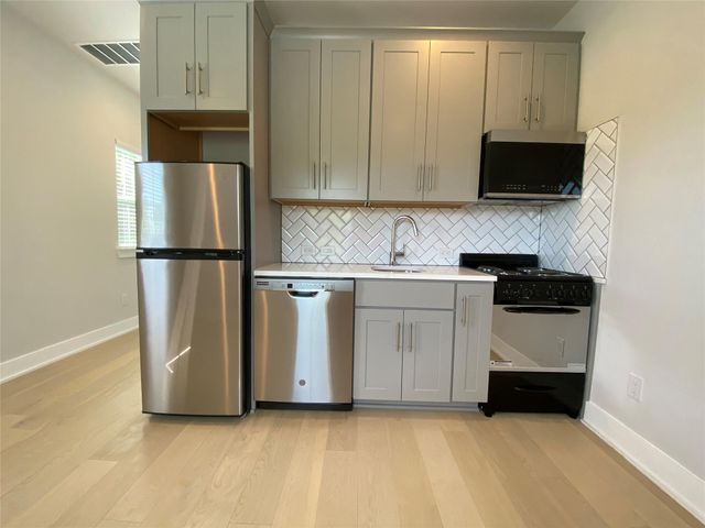 6920 Bethune Ave 2, Austin, TX 78752