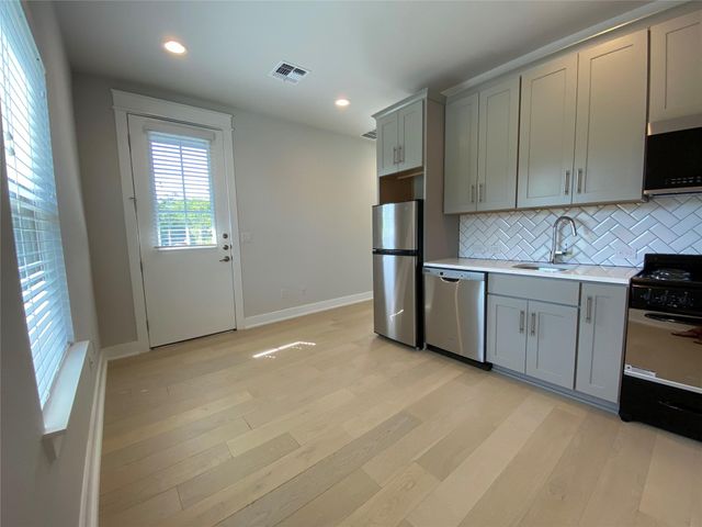 6920 Bethune Ave 2, Austin, TX 78752