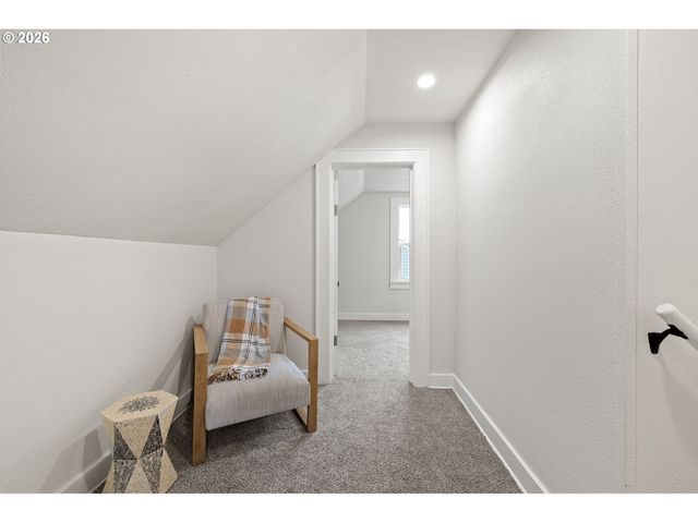 1357 E St, Springfield, OR 97477