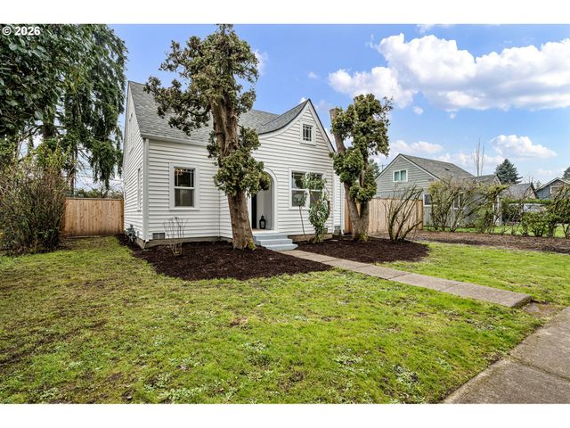 1357 E St, Springfield, OR 97477