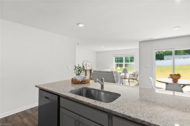 130 Preston Oaks Drive, King, NC 27021