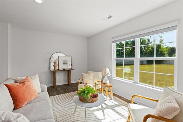 130 Preston Oaks Drive, King, NC 27021