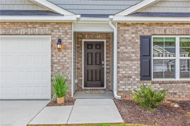 130 Preston Oaks Drive, King, NC 27021
