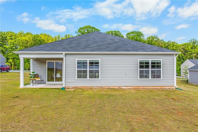 130 Preston Oaks Drive, King, NC 27021