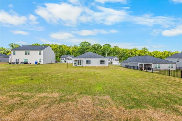 130 Preston Oaks Drive, King, NC 27021