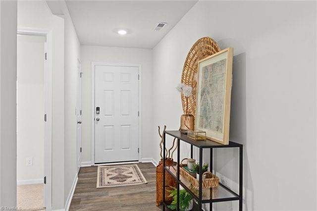 130 Preston Oaks Drive, King, NC 27021