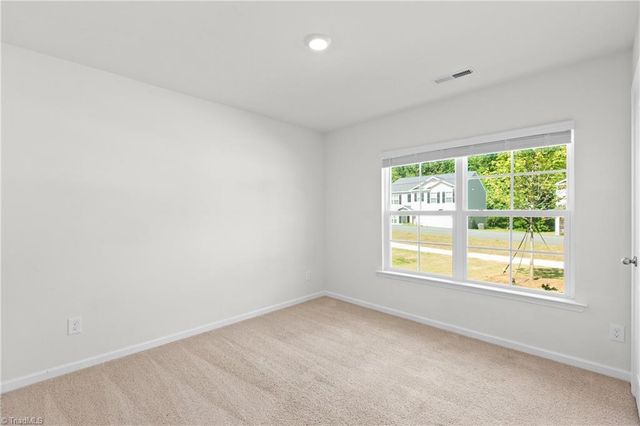 130 Preston Oaks Drive, King, NC 27021