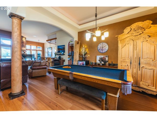 1749 22ND St, Hood River, OR 97031