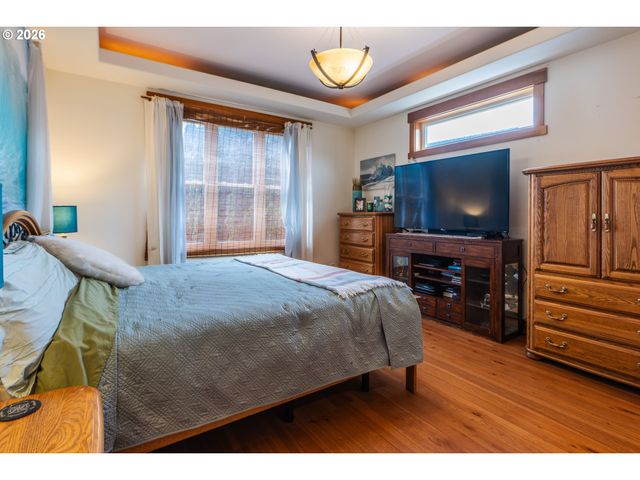 1749 22ND St, Hood River, OR 97031