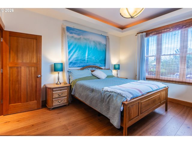 1749 22ND St, Hood River, OR 97031