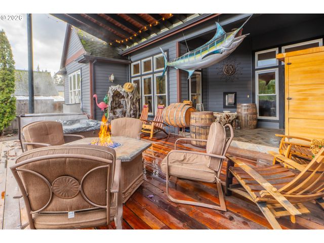 1749 22ND St, Hood River, OR 97031