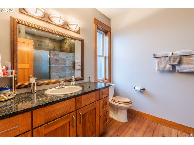 1749 22ND St, Hood River, OR 97031