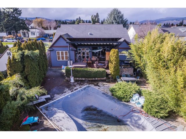 1749 22ND St, Hood River, OR 97031
