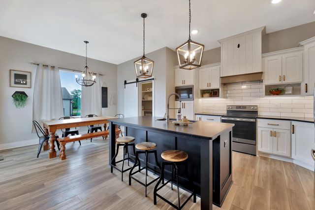 1280 Countrywalk, Rose Hill, KS 67133