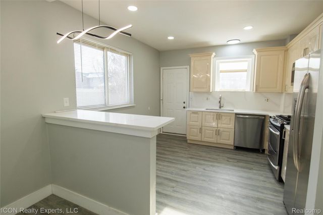 17700 Koogler Street, Clinton Charter Township, MI 48038